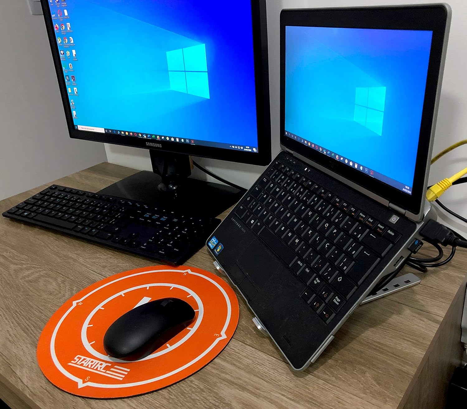 Suporte Para Notebook E MacBook em Alumínio com Altura Ajustável