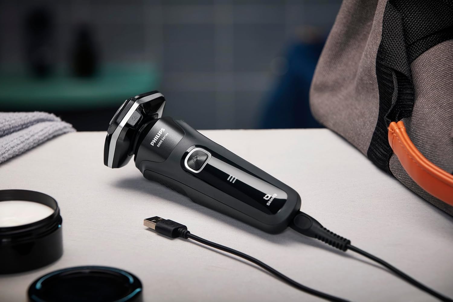 Barbeador Elétrico Masculino Philips SkinIQ S5898/17 Uso Seco e Molhado, Cabeças flexíveis 360-D, com Aparador de 5 alturas, Carregamento Rápido - Bivolt
